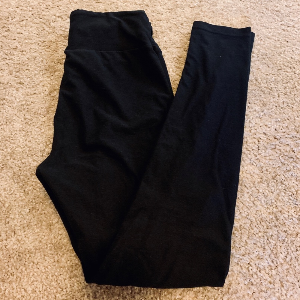 LulaRoe OS Black Leggings 🦄